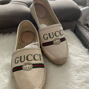 Par Amour Gucci flats in size 37 1/2. Authentic.